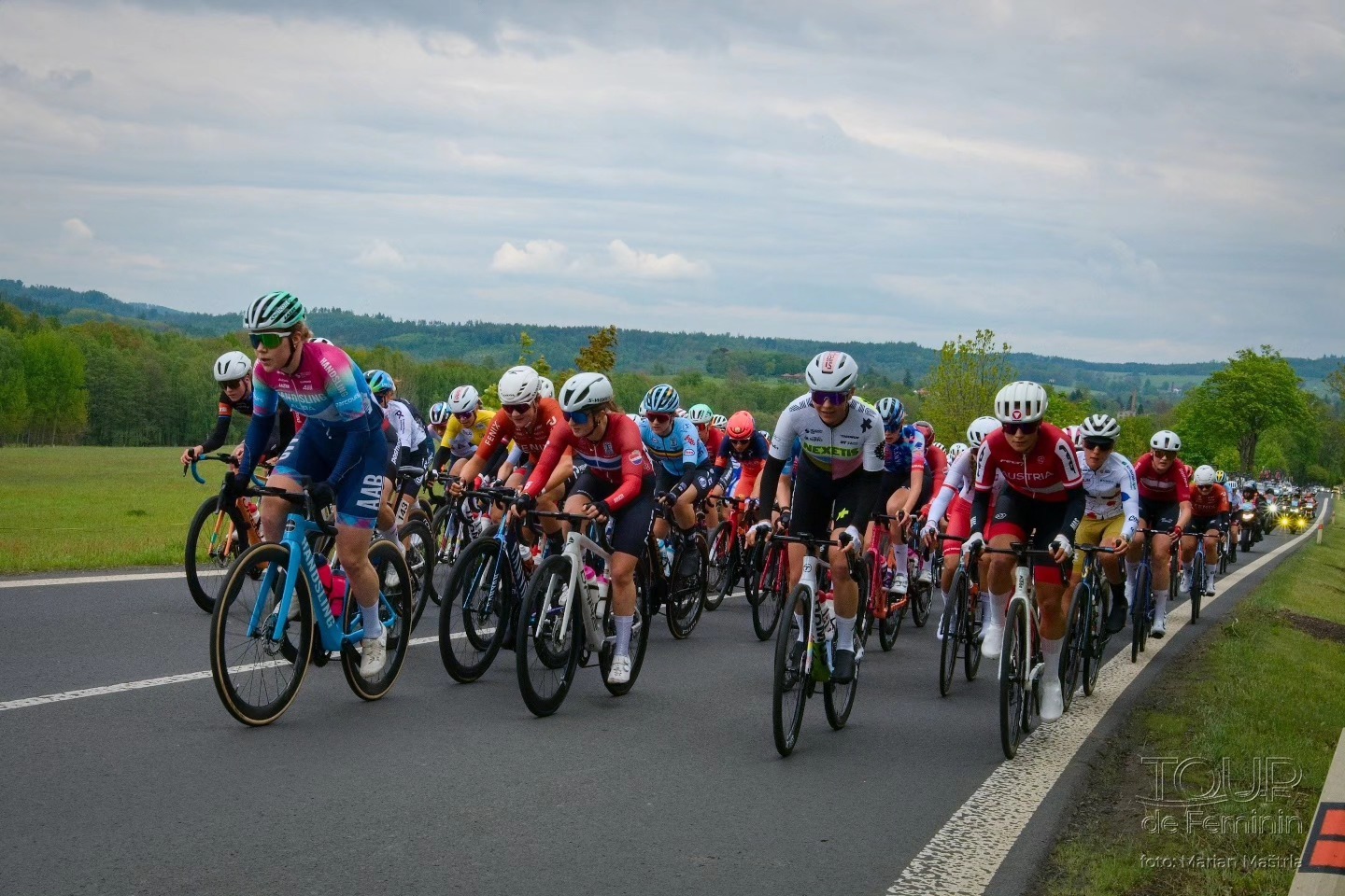 Anna Flynn leads peloton credit Marian mastrla